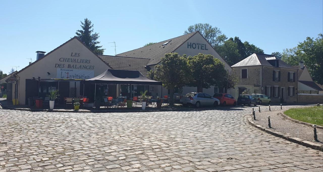 Les Chevaliers Des Balances Hotel Saint-Aubin  Buitenkant foto